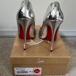 Christian Louboutin So Kate Pumps